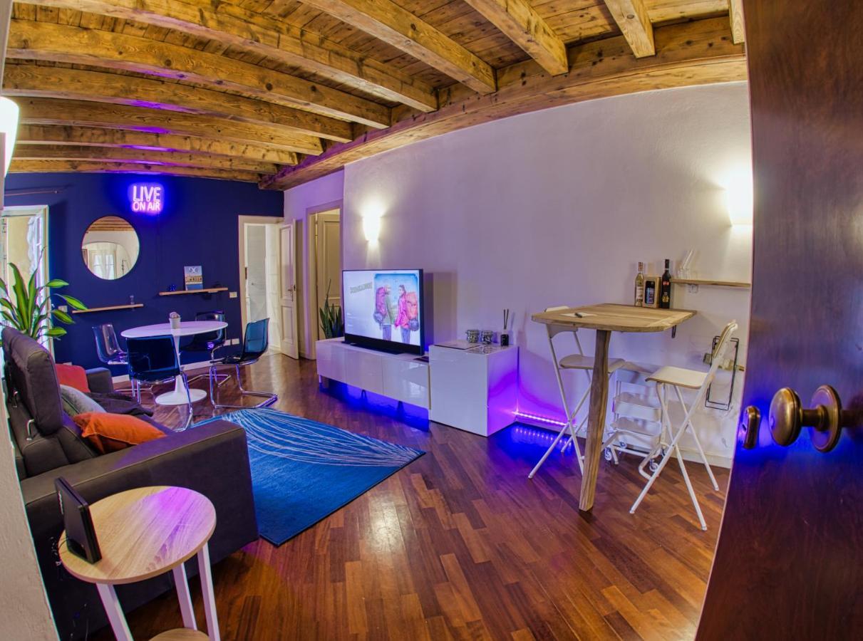 Blue Lodge Brescia Bagian luar foto