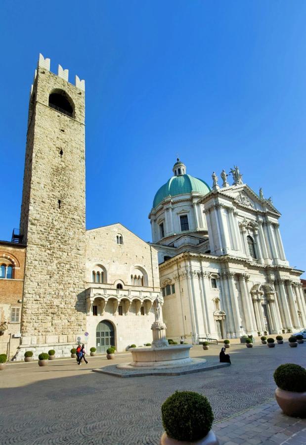 Blue Lodge Brescia Bagian luar foto