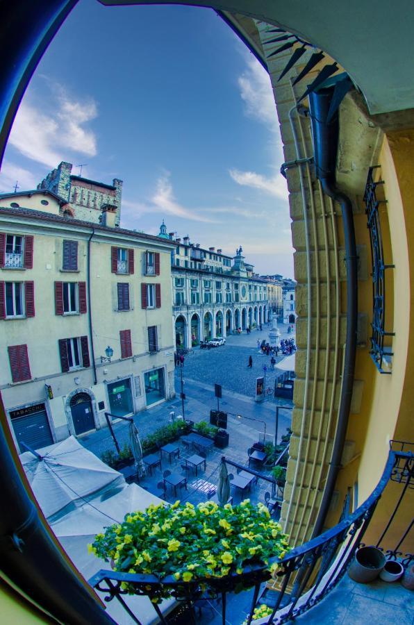 Blue Lodge Brescia Bagian luar foto